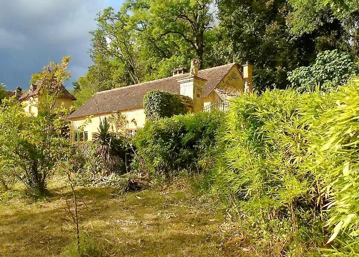 House At Moulin Neuf - *